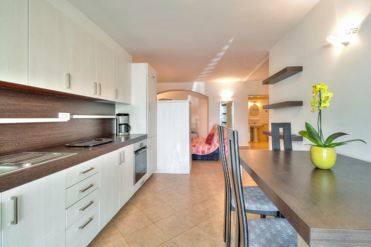 Apartment Katarina Crveni Vrh Εξωτερικό φωτογραφία